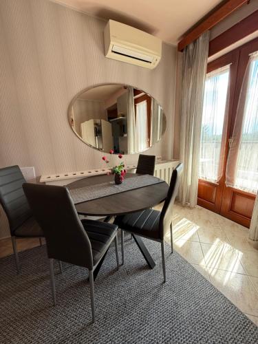 Ruang duduk di Le Rose Suites & Park Hotel