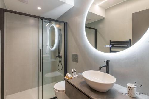 Seaside Loft Near Piraeus Port at Freatida Beach