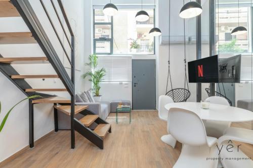Seaside Loft Near Piraeus Port at Freatida Beach