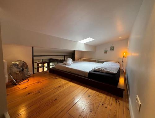 Appartement lumineux vue mer calme au cœur du viel Antibes clim neuve