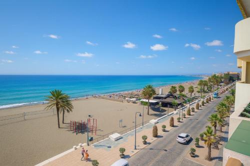Carlota Apartment- Frontline Beach