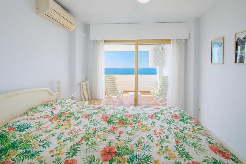 Carlota Apartment- Frontline Beach