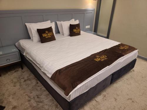 Katil atau katil-katil dalam bilik di Bravo Hotel
