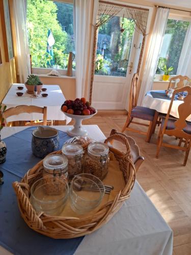 Jídlo v penzionu nebo okolí