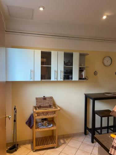 Meine schöne Ferienwohnung in der Nähe der Spreeにあるキッチンまたは簡易キッチン