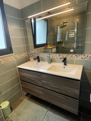 Koupelna v ubytování Chambre dans villa récent