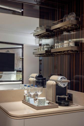 Una cocina o zona de cocina en The Ritus Hotel Istanbul Sultanahmet, Tapestry Collection by Hilton