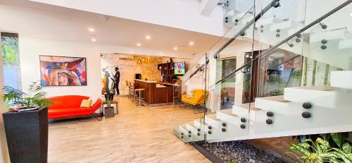 Φωτογραφία από το άλμπουμ του Casa Bianca, OSU, Premium Luxury, Free breakfast, Pool & gym, Restaurant, Airport 15 mins σε Accra