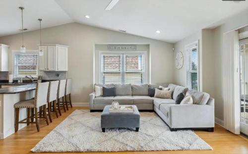 Η κουζίνα ή μικρή κουζίνα στο 320 E 18Th Ave, Unit 200