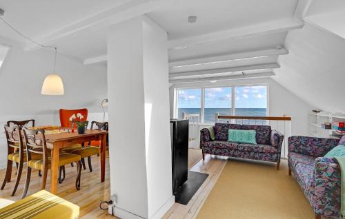 Χώρος καθιστικού στο Cozy Home In Grenaa With Wifi