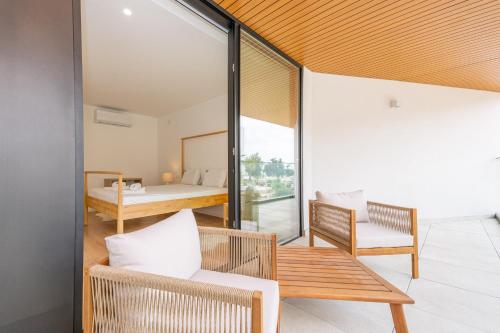 Marina Vista - Modern 1BDR w Gym - Marina & Pool Views