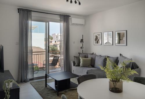 Lithos Modern Flat by Staycom