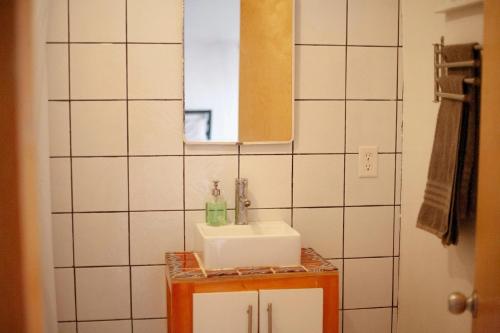 Ένα μπάνιο στο Coyote Lofts-Estacion Federal