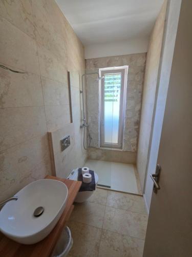 Gallery image of FOFO Platana Beachfront Villa in Skala Rachoniou