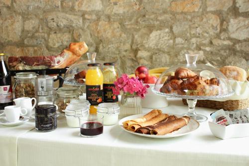 Φαγητό σε αυτό το διαμέρισμα ή κάπου εκεί κοντά