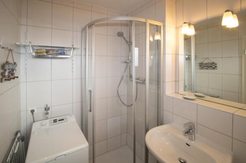 Bilik mandi di Residenz am Meer Heef