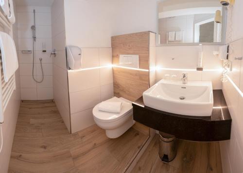 Salle de bains dans l'établissement Panorama Hotel Traunstein