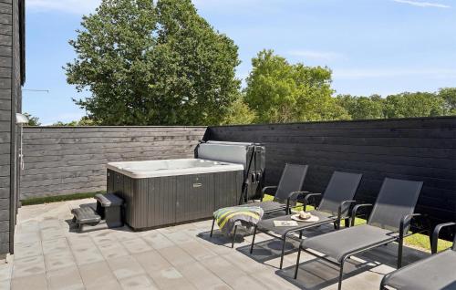 Galería fotográfica de Amazing Home In Sydals With Sauna en Sarup