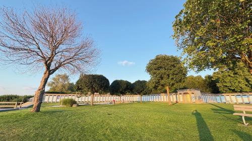 Jardín al aire libre en Ahornlounge Faoug am Murtensee
