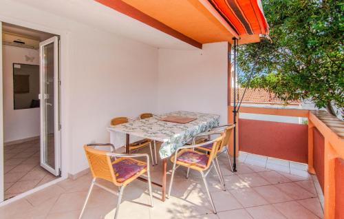 Nice Apartment In Otok Vir With Wifi