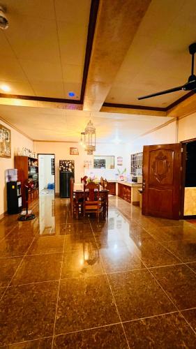 Φωτογραφία από το άλμπουμ του Chateau La Princesa with cozy garden & bar σε Puerto Princesa City