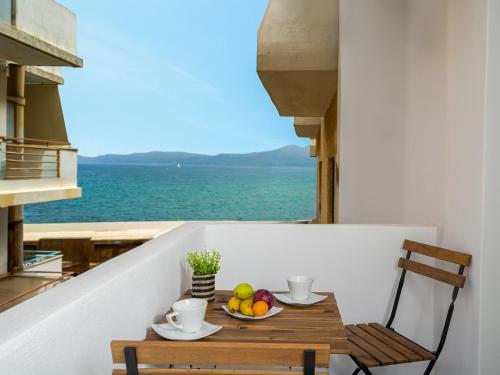 Makas Beach Suites Seafront Sea View in Hersonissos