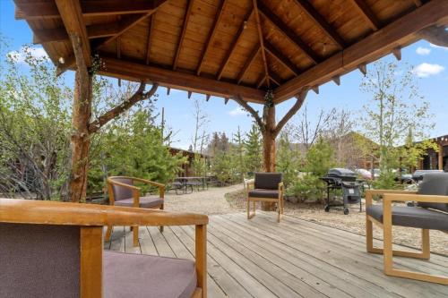 Φωτογραφία από το άλμπουμ του Elk Run cabin steps to lake, In town, 5 min to RMNP σε Grand Lake