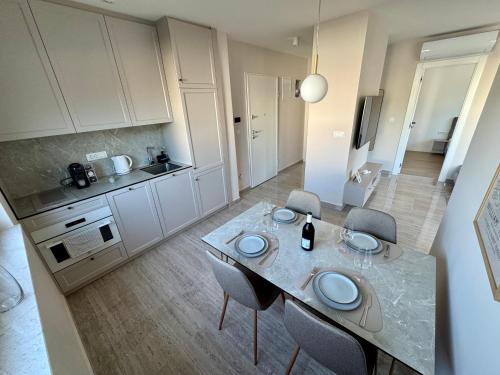Nira apartments