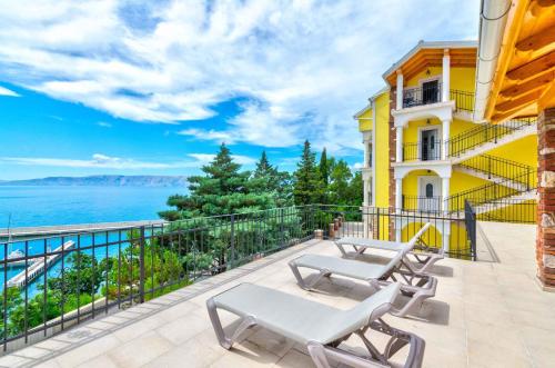 Apartments Palace Paulina in Novi Vinodolski 39469
