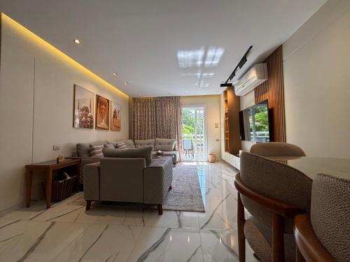 Luxury Inn 3BR Amazing View Garden in Madinaty B6