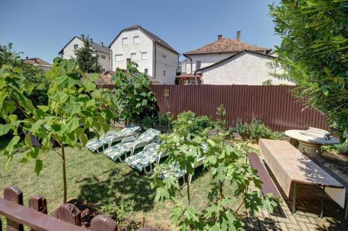Zahrada ubytování 6RoomS HÉVÍZ-BALATON