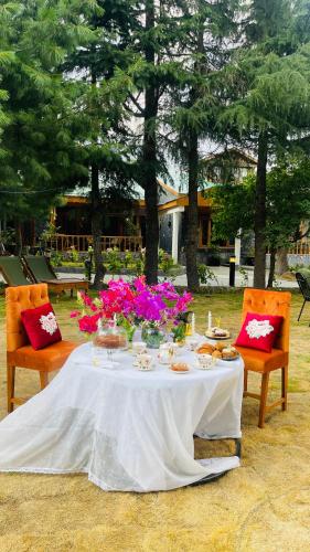 Сад в Secret Garden Kalam