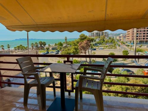 Gridi's Coastal Escape