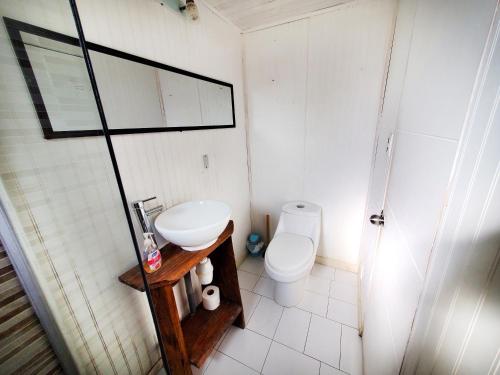 Ein Badezimmer in der Unterkunft Lilafken Apart Pichilemu