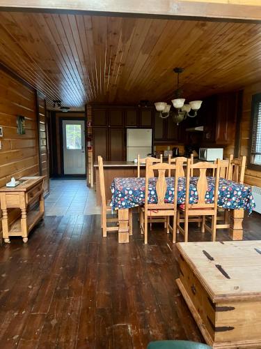 Fotografie z fotogalerie ubytování Chalets Gallix v destinaci Sept-Îles