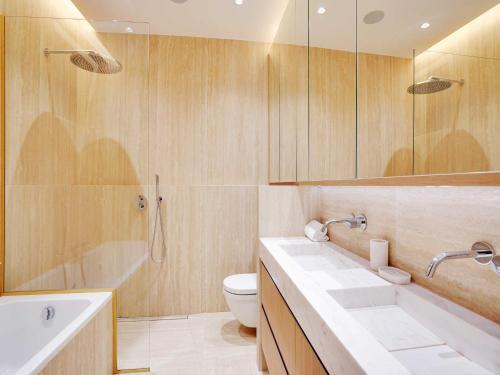 Elegant A C Apt 2BR 6P Paris 17th Monceau
