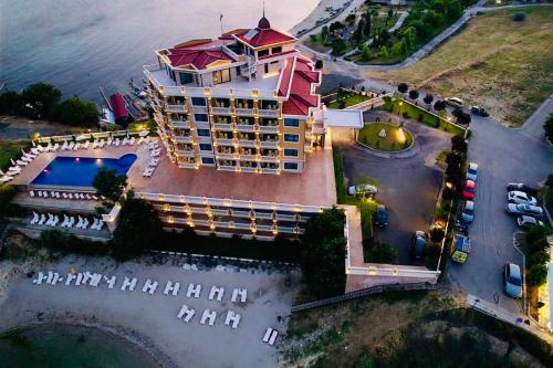 Santa Maria Luxury Suits