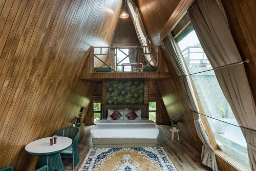 A bathroom at Visamo Nalsarovar Resort, Ahmedabad