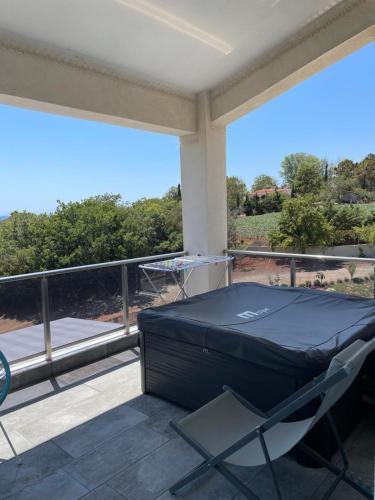 Πινγκ πονγκ στο Platan Paradise ή εκεί κοντά