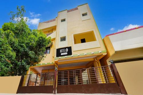 a building with a sign that reads lifeo at Super Hotel O Velachery Near Devi Karumariamman Nagar Extension in Chennai