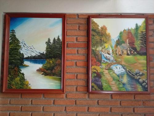 two pictures of a painting on a brick wall at "Arte en el desván" Rustic loft - Desván rústico in Tenancingo de Degollado
