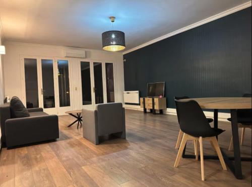 Elégant appartement calme et proche de Paris- Henri Mondor