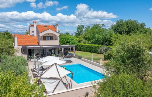 Stunning Home In Donji Zemunik