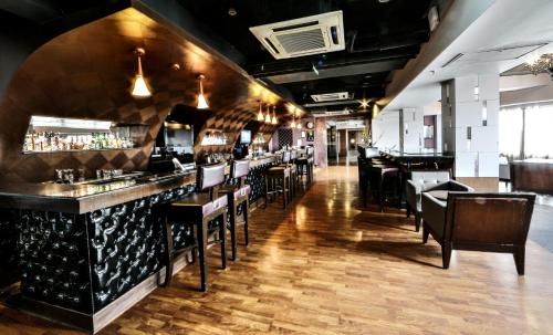 El lounge o bar de Regenta Central Klassik Ludhiana, Model Town