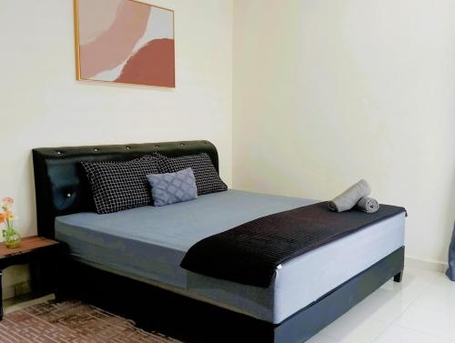 Postel nebo postele na pokoji v ubytování Sarrah Homestay At Kasa Height Residence