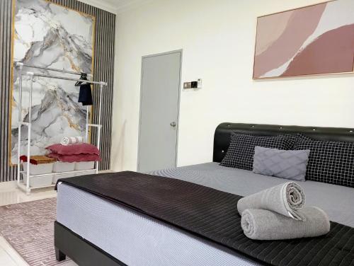 Postel nebo postele na pokoji v ubytování Sarrah Homestay At Kasa Height Residence