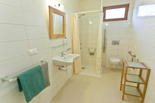 Ένα μπάνιο στο Irota EcoLodge