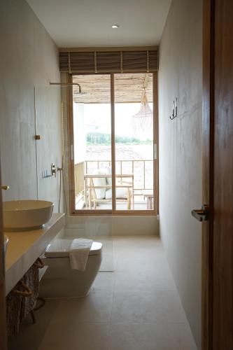 Bilik mandi di Ginevra Khaolak