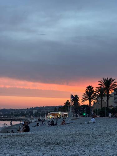 F2 cagnes sur mer proche mer et commerces location saisonnière