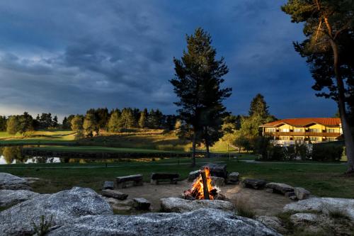 Haugschlag的住宿－豪格施拉格高爾夫度假酒店，相簿中的一張相片